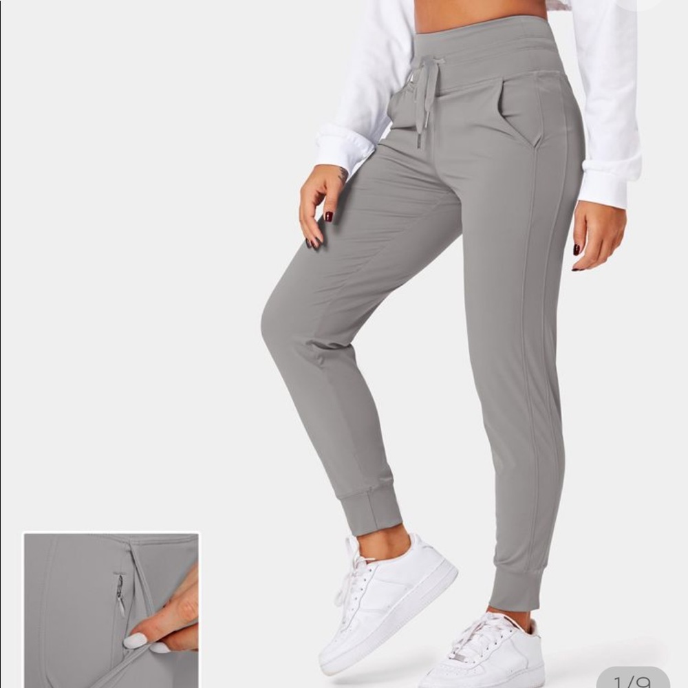 Halara Cloudful Air Joggers - small (regular fit)